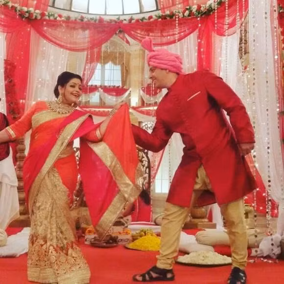  Divya Bhatnagar, diễn viên ấn độ, covid-19