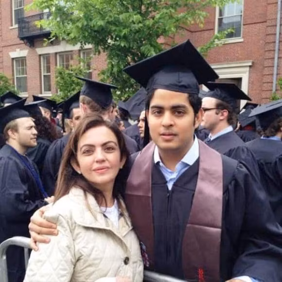 thủ khoa ngành đầu thai, con trai tỷ phú, Prithvi Akash Ambani