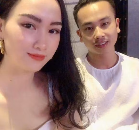 Anh Khoa và Minh Nguyệt giờ vẫn mặn nồng như lúc mới yêu.