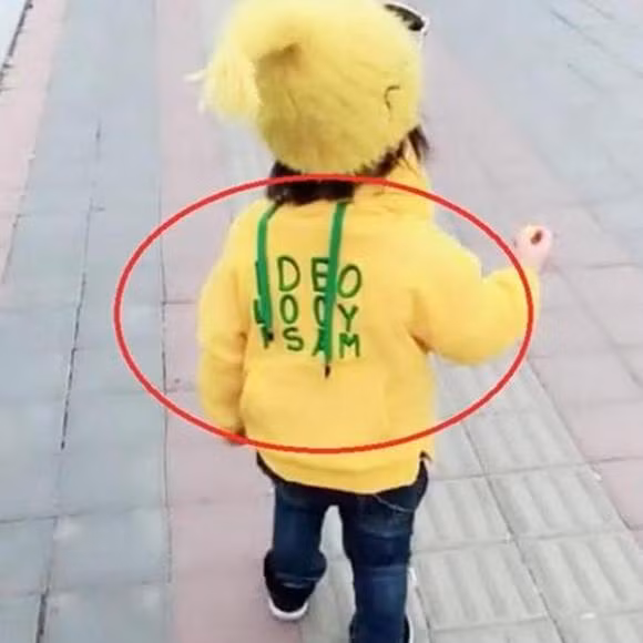 ngày đầu tiên đi học, đến trường, trường mẫu giáo, mầm non, quần áo không nên mặc cho trẻ