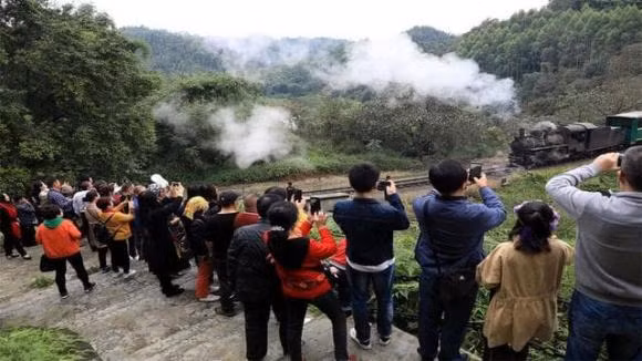 du lịch, chuyện lạ, cấm đeo đồng hồ, thụy sĩ