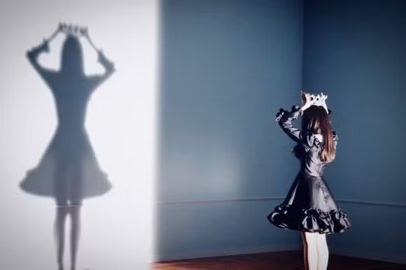 ,xu hướng thời trang sao,Thời trang sao Kpop,Thời trang Sao Châu Á, sao kpop gặp sư số trang phục