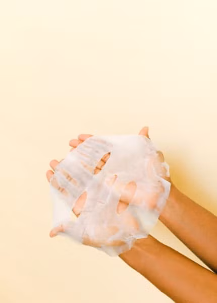 đắp mặt nạ sai, chắm sóc da, làm đẹp