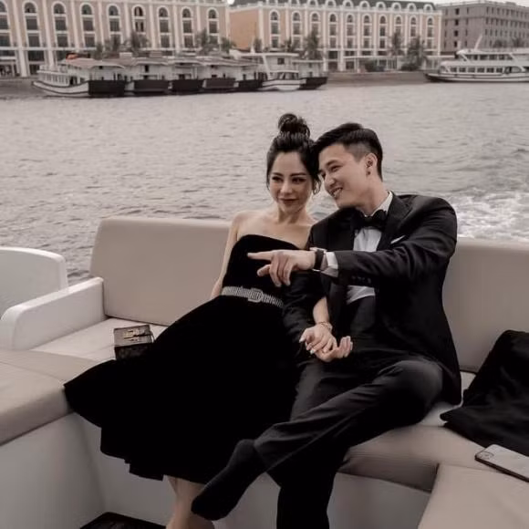 Huỳnh Anh công khai hẹn hò với Bạch Lan Phương.