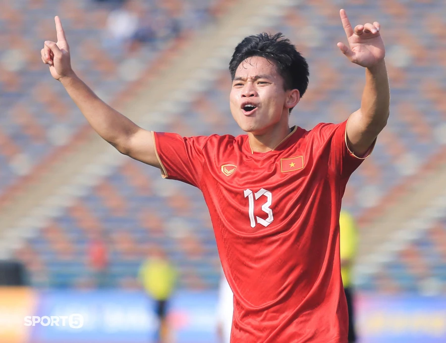 U22 Việt Nam giành Huy chương Đồng SEA Games 32 sau trận thắng cách biệt Myanmar.