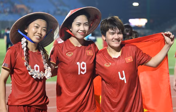 Tuyển nữ Việt Nam nhận nhiều lời khen sau chức vô địch SEA Games.
