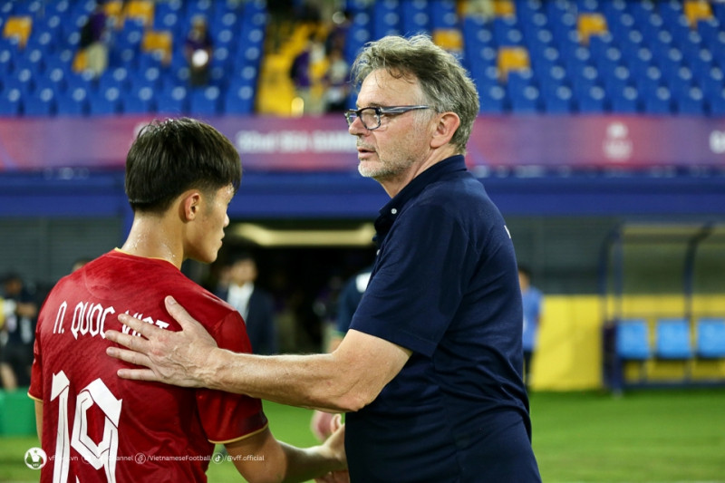 HLV Troussier cùng U22 Việt Nam giành HCĐ SEA Games 32. 