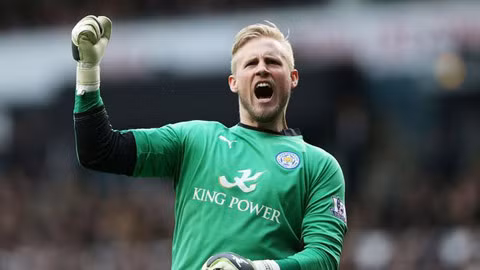 Kasper Schmeichel lọt tầm ngắm của Chelsea. 