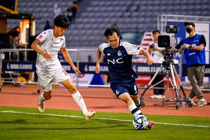 Văn Toàn nằm trong tầm ngắm của Nam Định và CLB TPHCM.