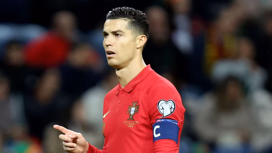 C.Ronaldo được đồn đoán sắp gia nhập CLB Al Nassr.