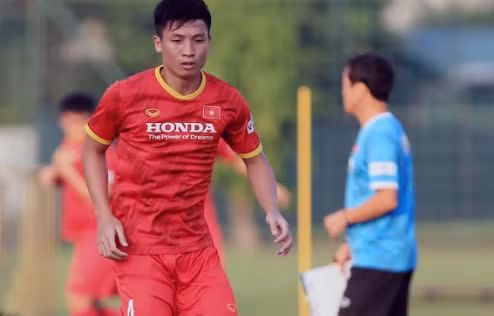 Bùi Tiến Dũng được bổ sung lên tuyển Việt Nam.