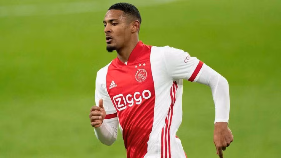 Sebastien Haller được đồn đoán sắp gia nhập Borussia Dortmund.