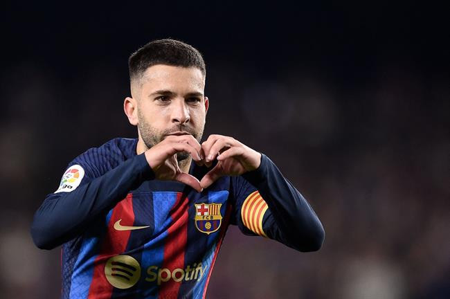 Jordi Alba lọt tầm ngắm của Man United.