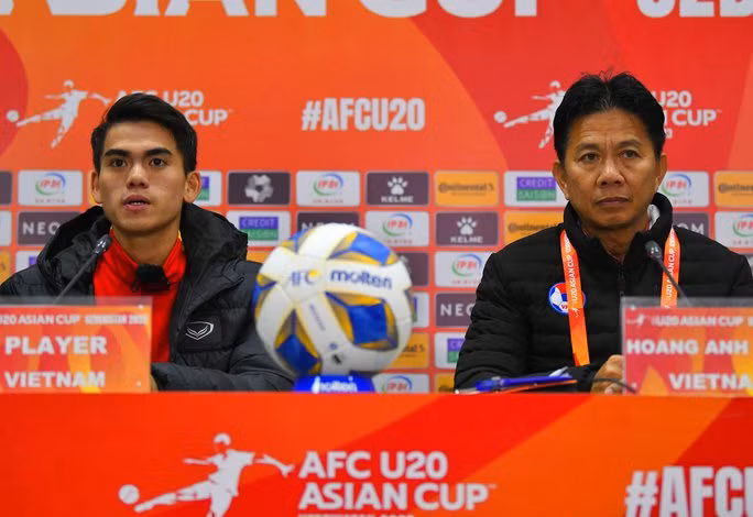 HLV Hoàng Anh Tuấn hài lòng với chiến thắng của U20 Việt Nam.