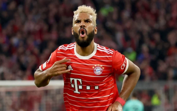 Eric Maxim Choupo sẵn sàng gia nhập Man United.