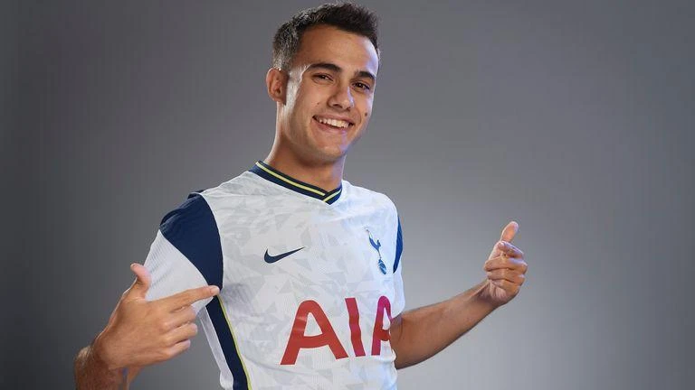 Sergio Reguilon của Tottenham nhận được sự quan tâm đặc biệt của Barca FC. 