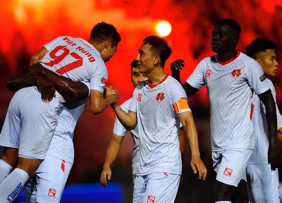 Hải Phòng giành 2 giải thưởng tháng 6 V-League 2023.