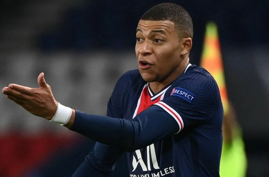 Tiền đạo Mbappe nhiều khả năng sẽ tiếp tục gắn bó với PSG.