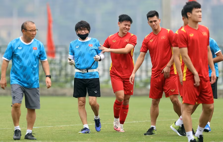 HLV Park Hang Seo chia tay bóng đá Việt Nam sau 5 năm gắn bó.