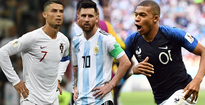 Mbappe không dám sánh ngang với Messi và Ronaldo.