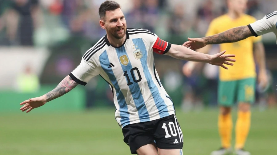 Messi ghi bàn thắng nhanh nhất sự nghiệp trong chiến thắng 2-0 trước Australia.