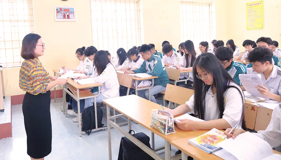 Học sinh lớp 12 trường THPT Việt Trì nỗ lực ôn luyện.