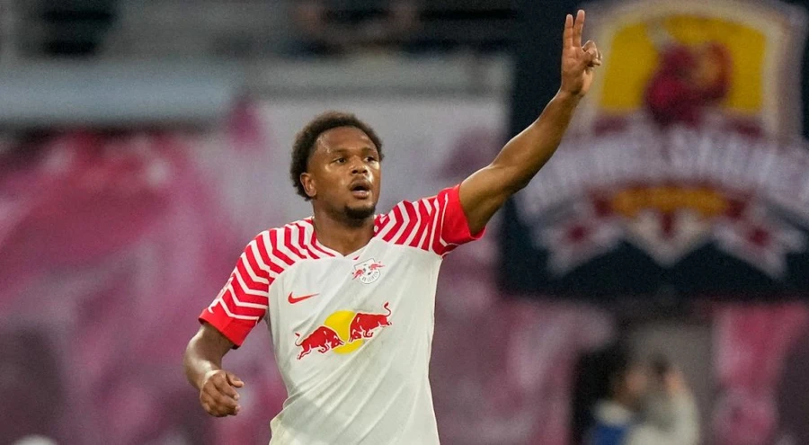 Lois Openda của RB Leipzig lọt tầm ngắm của Liverpool và Chelsea.