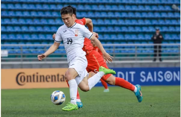 U20 Trung Quốc vào tứ kết U20 châu Á với ngôi nhì bảng B.