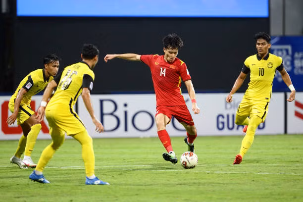 Hoàng Đức giúp Việt Nam có chiến thắng 3-0 trước Malaysia.