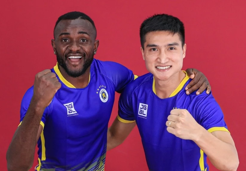 Joel Tagueu gia nhập Hà Nội FC.