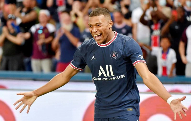 Kylian Mbappe tỏa sáng rực rỡ trong chiến thắng của PSG