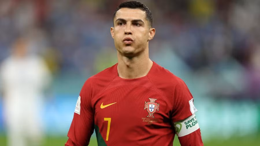 CLB Al Nassr muốn chiêu mộ cả Ronaldo và Kante.