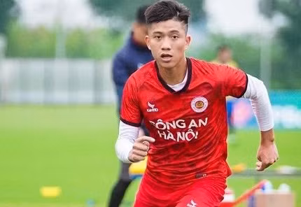 Phan Văn Đức sớm chia tay V.League vì chấn thương.