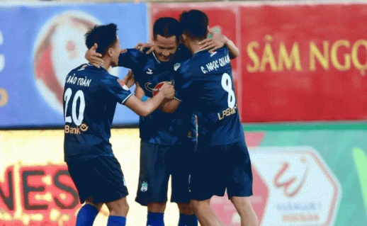 Hoàng Anh Gia Lai tính mượn 5 cầu thủ của Công an Hà Nội ở giai đoạn hai của V-League.