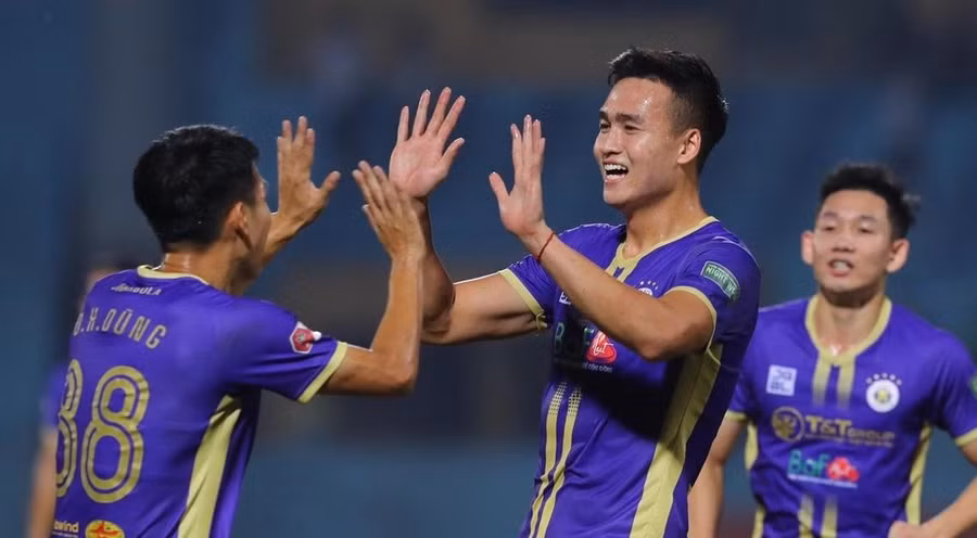Hà Nội FC chỉ phát hành vé mời ở trận gặp Hà Tĩnh vòng 25 V.League.