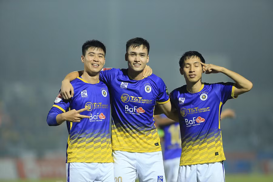 Bóng đá Việt Nam đứng sau Campuchia và Thái Lan ở cấp độ châu lục.