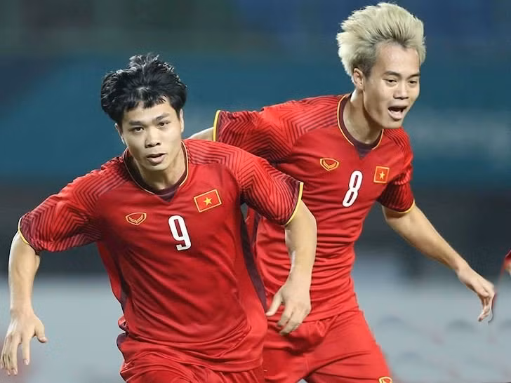 Công Phượng, Văn Toàn có cơ hội đá chính ở trận gặp Nhật Bản.