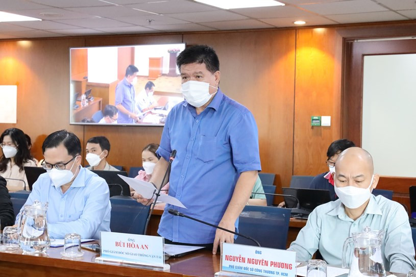 Phó Giám đốc Sở Giao thông Vận tải Bùi Hoà An thông tin với báo chí về kế hoạch tăng lượng khách di chuyển bằng giao thông công cộng. Ảnh: Linh Nhi Phó Giám đốc Sở Giao thông Vận tải Bùi Hoà An thông tin với báo chí về kế hoạch tăng lượng khách di chuyển bằng giao thông công cộng. Ảnh: Linh Nhi
