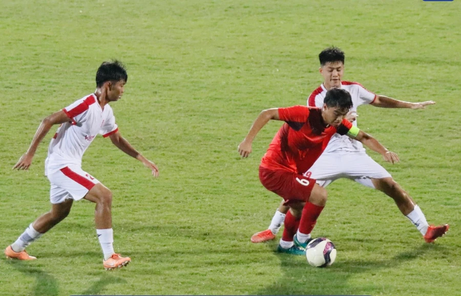 U17 Việt Nam chạy đà hoàn hảo cho giải châu Á bằng chiến thắng trước U19 Viettel.