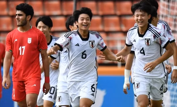 U17 Nhật Bản vào chung kết U17 châu Á sau chiến thắng cách biệt trước Iran ở bán kết.