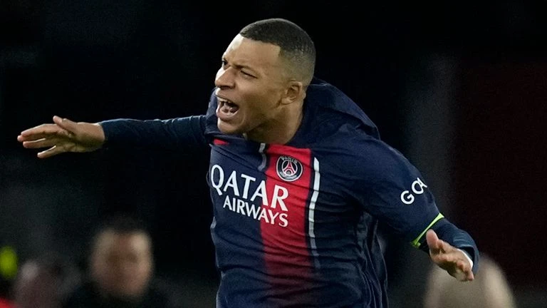 Mbappe lọt vào tầm ngắm của Arsenal và Liverpool.