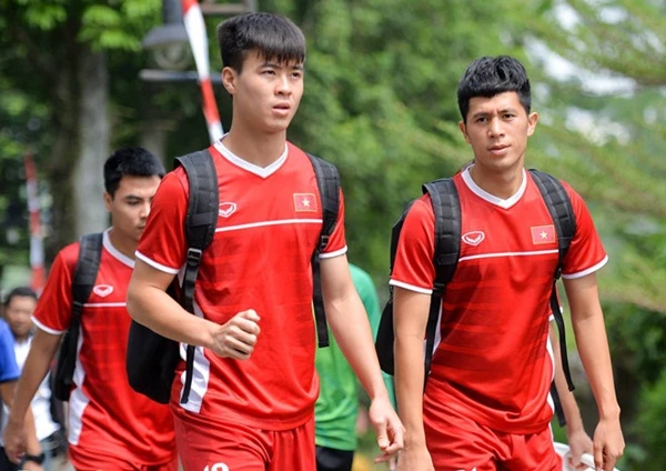 Văn Hậu và Duy Mạnh nhiễm Covid-19 trước ngày V.League khởi tranh