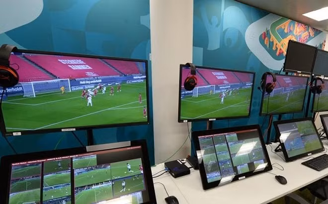 Công nghệ VAR dự kiến được áp dụng rộng rãi ở V.League 2023/2024.