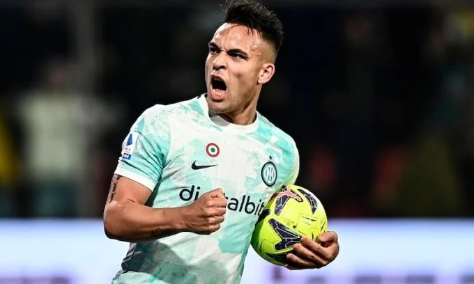 Lautaro Martinez nhận được sự quan tâm đặc biệt của cả Man United và PSG.