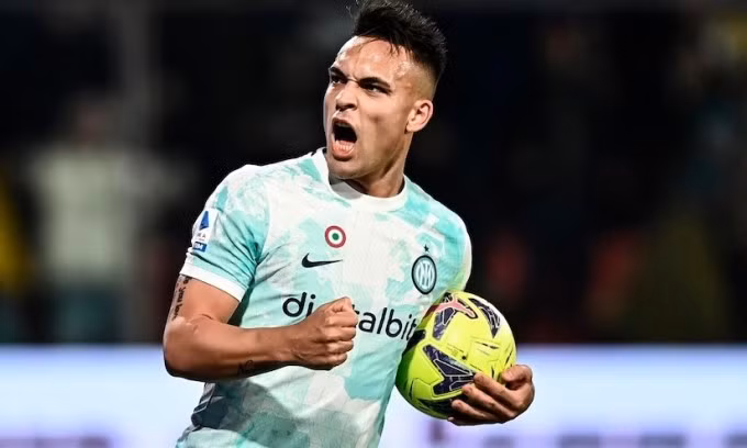 Lautaro Martinez nhận được sự quan tâm đặc biệt của cả Man United và PSG.