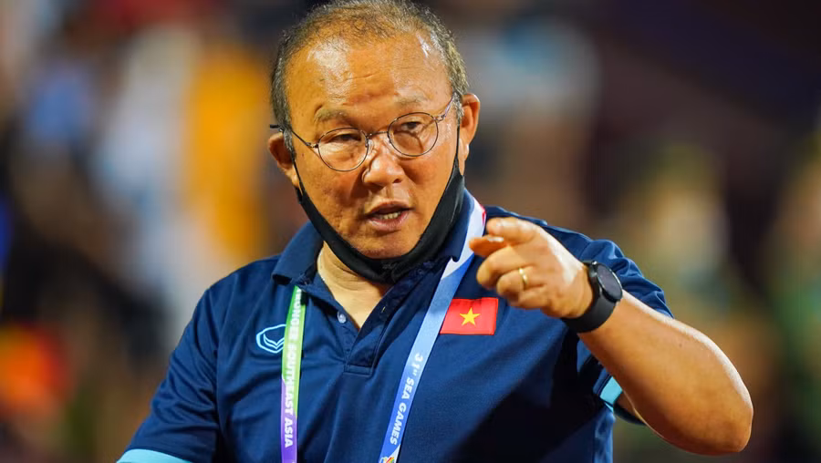 HLV Park Hang-seo vẫn đang âm thầm cống hiến cho bóng đá Việt Nam.