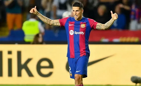 Cancelo muốn tiếp tục gắn bó với Barcelona.