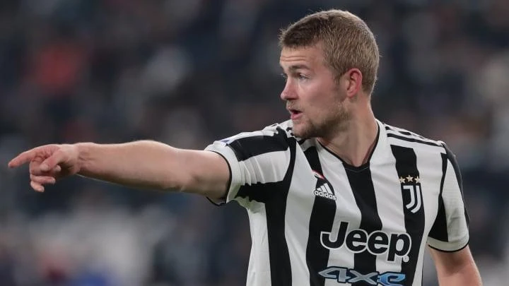 Trung vệ Matthijs de Ligt (Juventus) lọt tầm ngắm của Chelsea.