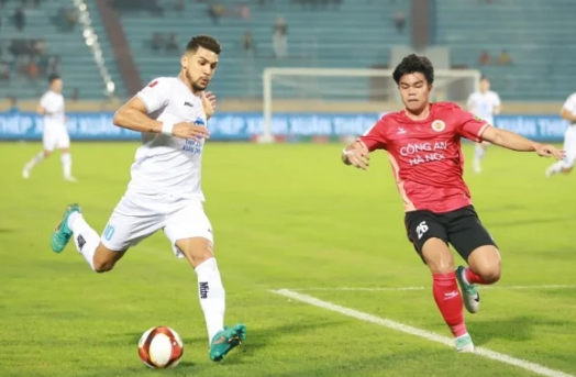 Nam Định hòa kịch tính CLB Công an Hà Nội ở vòng 5 V-League.