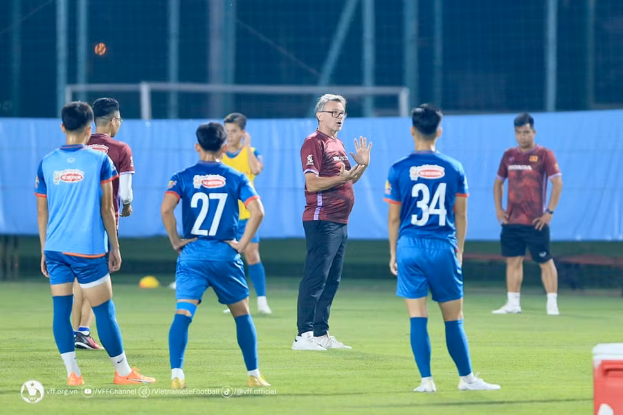 Tuyển Việt Nam được kỳ vọng sẽ tiếp tục đánh bại tuyển Trung Quốc.